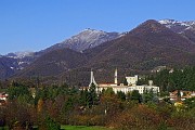 53 Celana con da sfondo il Monte Tesoro